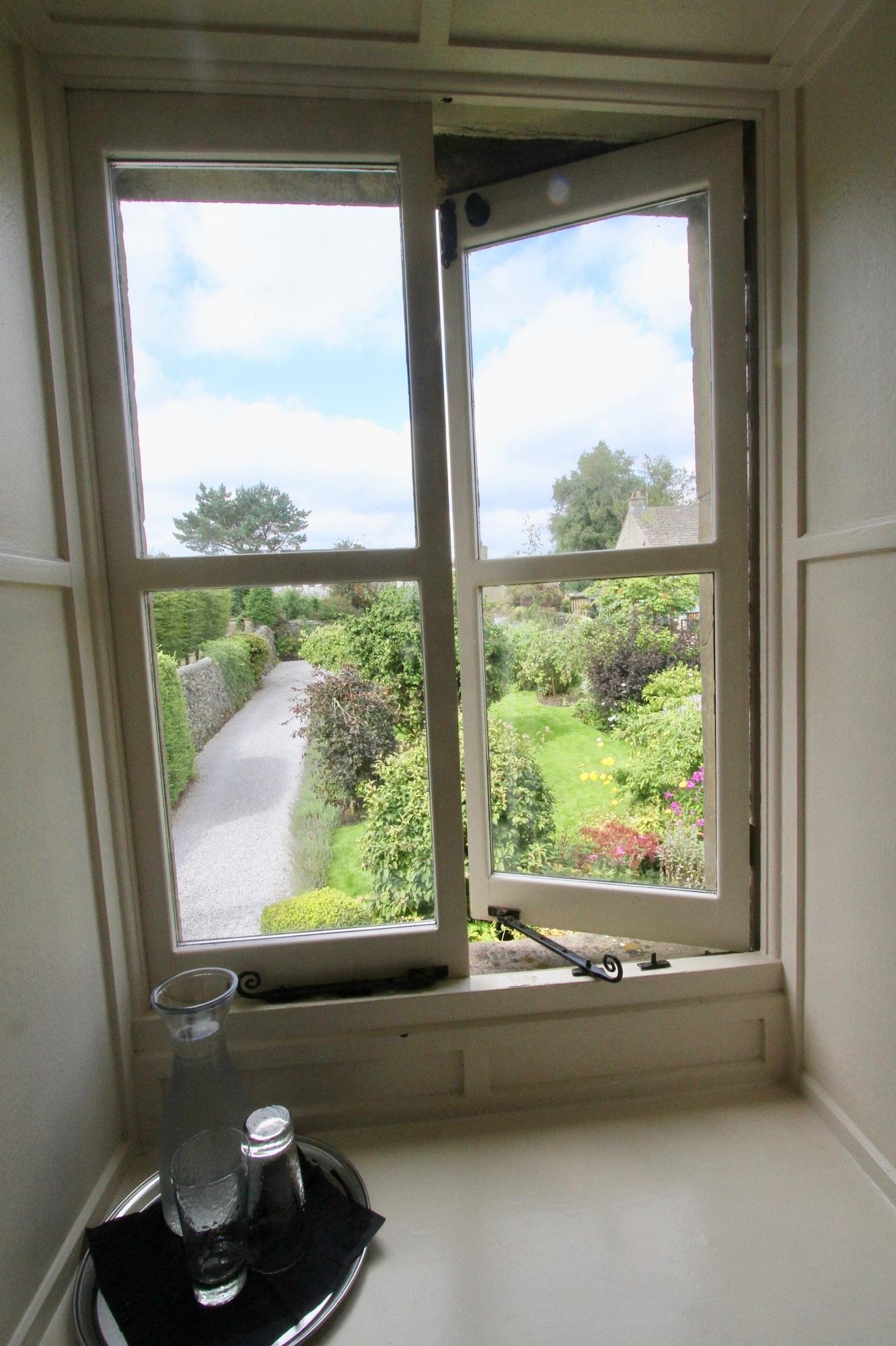 Ashfield House Hotell Grassington Exteriör bild A window