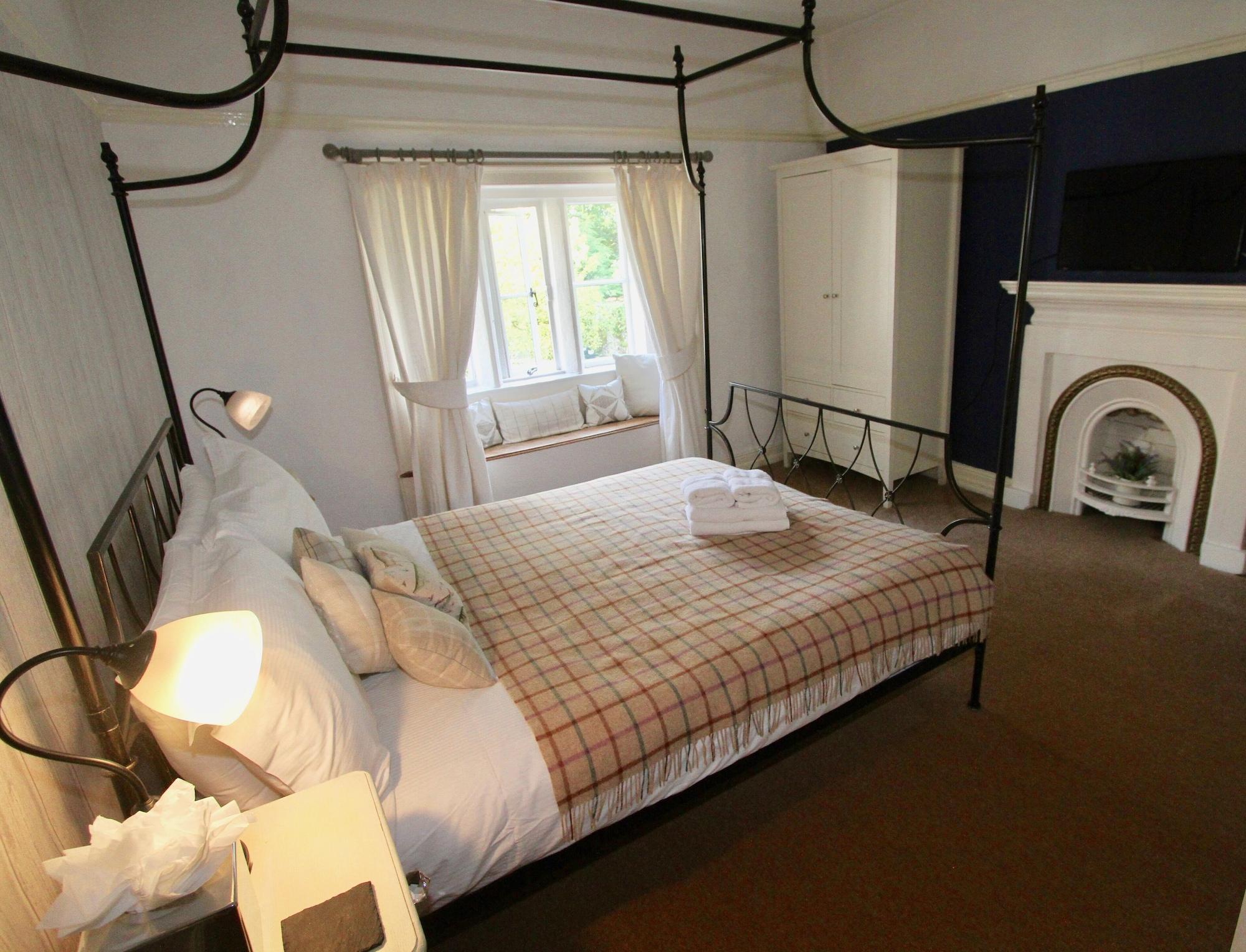 Ashfield House Hotell Grassington Exteriör bild The bedroom at the Old Vicarage