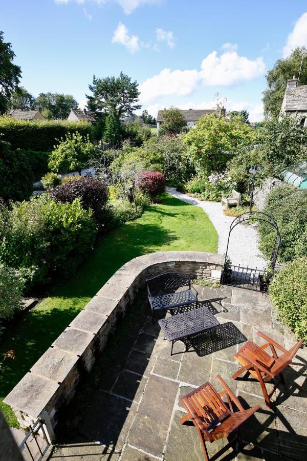 Ashfield House Hotell Grassington Exteriör bild The garden of the house