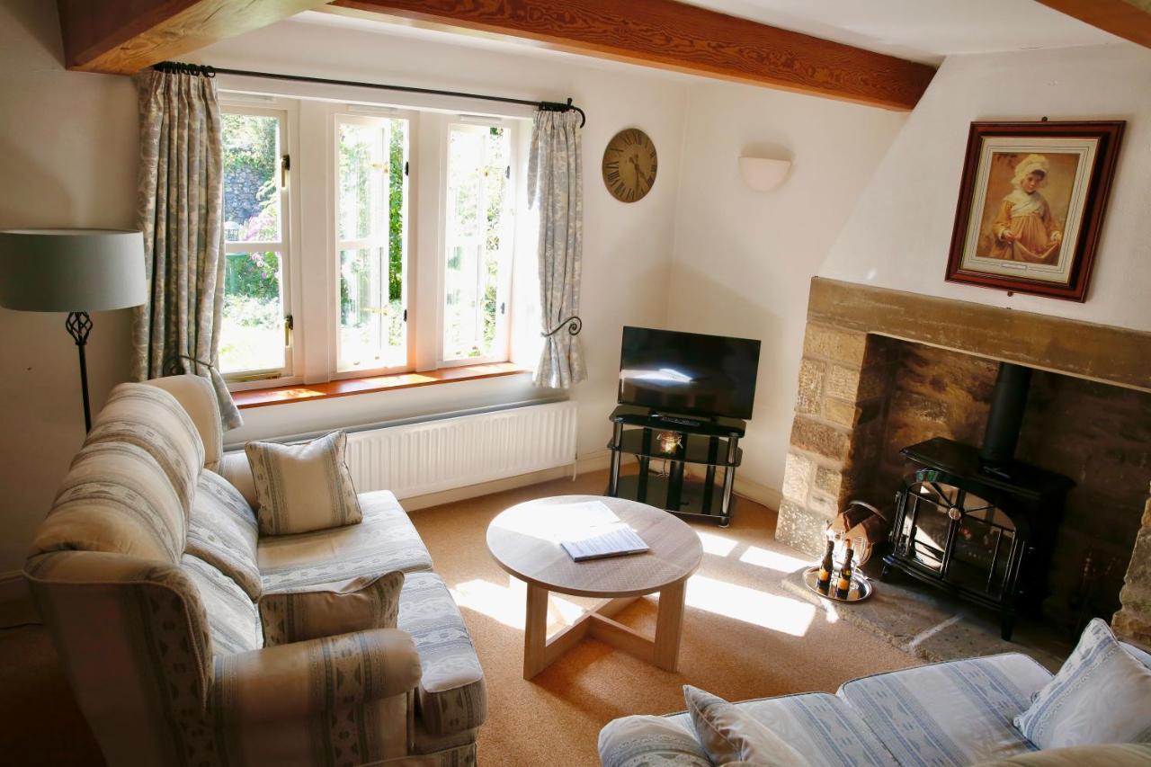 Ashfield House Hotell Grassington Exteriör bild The living room at The Old School House