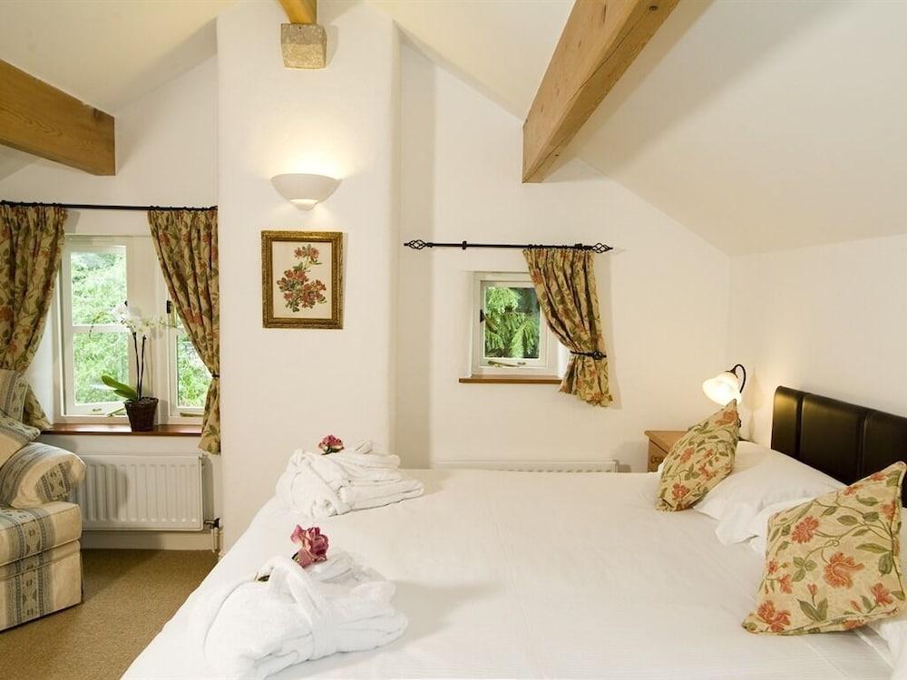 Ashfield House Hotell Grassington Exteriör bild The Old Mill, bedroom