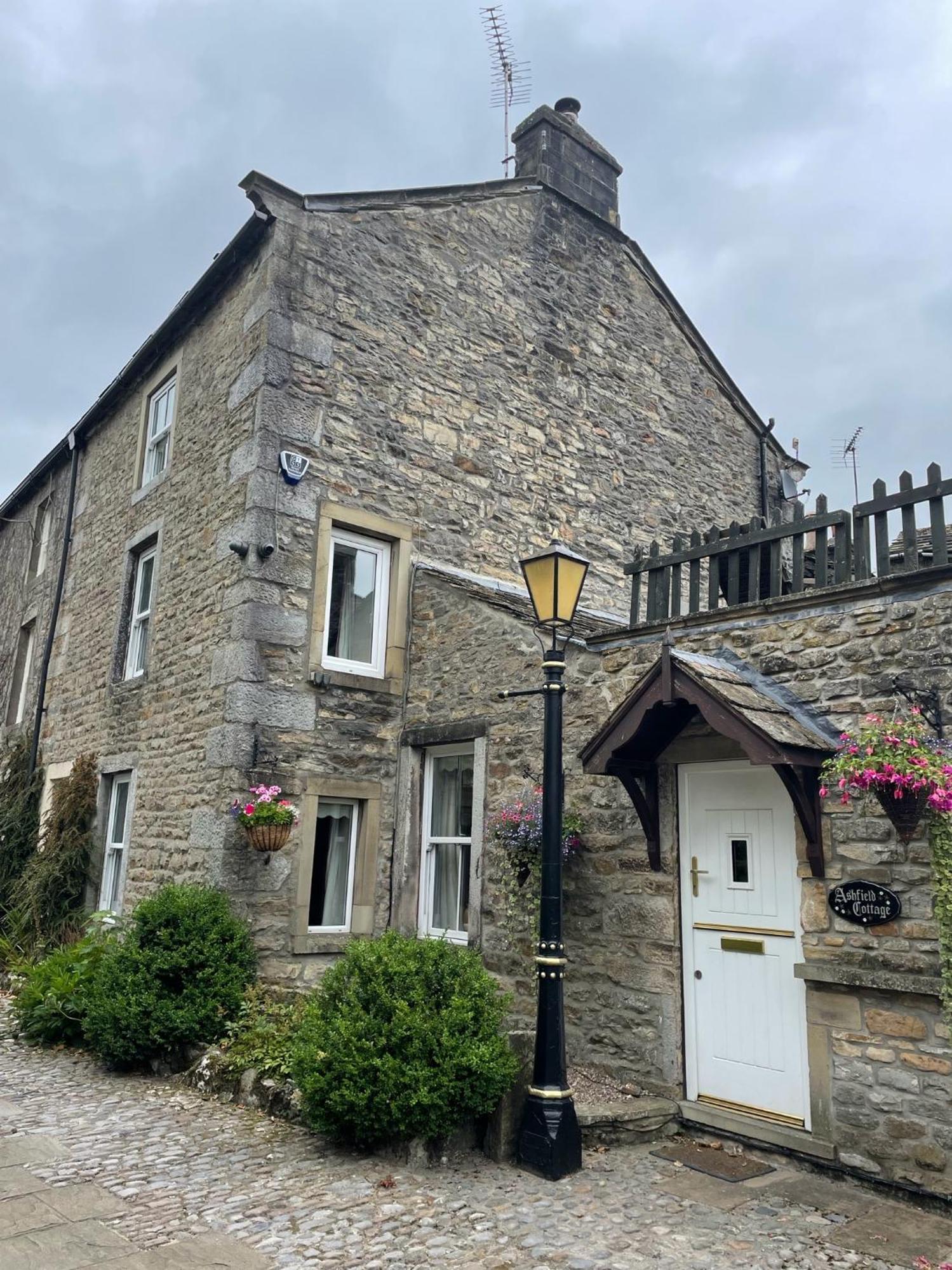 Ashfield House Hotell Grassington Rum bild The old school house